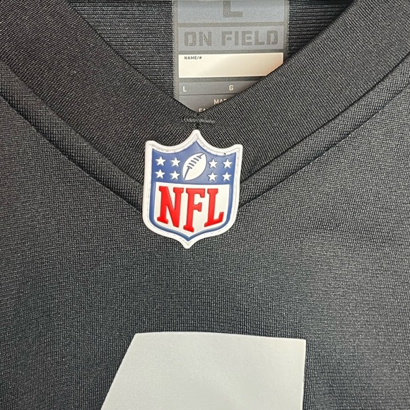 Size L Loose Fit NFL On-Field LasVegas Raiders Derek Carr #4 Jersey Black/White - Picture 7 of 8
